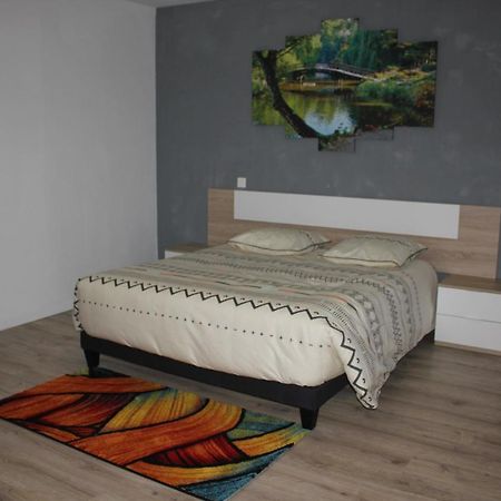 Les Chambres En Champagne Еперне Екстериор снимка